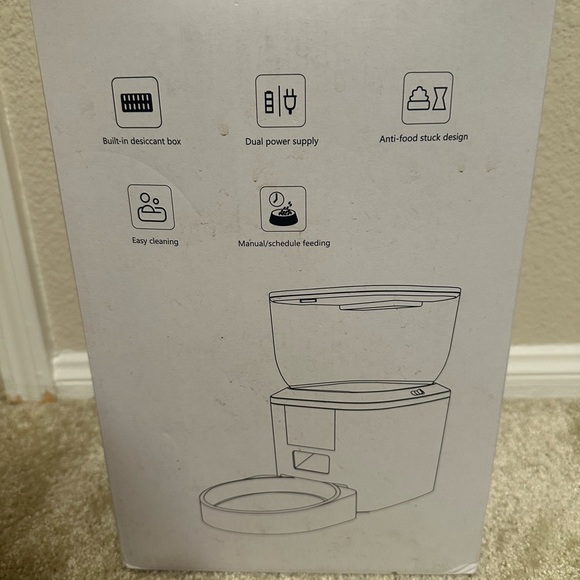 Anchor Automatic Dog Feeder - White and Silver - Picture 6 of 9